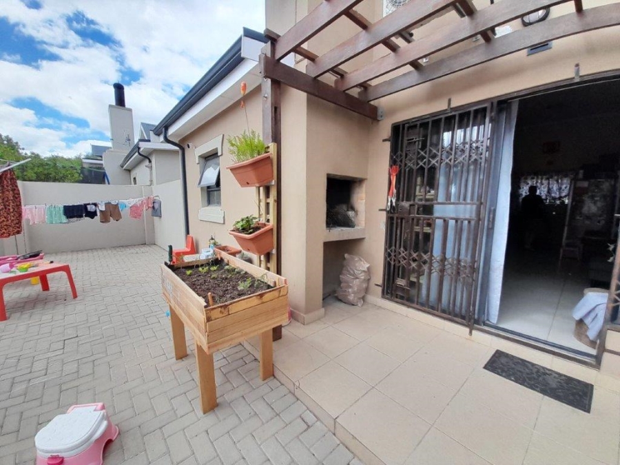 3 Bedroom Property for Sale in Buh Rein Estate Western Cape